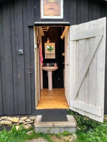 Фото номера Коттедж с видом на сад Отели типа «постель и завтрак» Sunwell Farm with Self Check-in г. Kärde 20